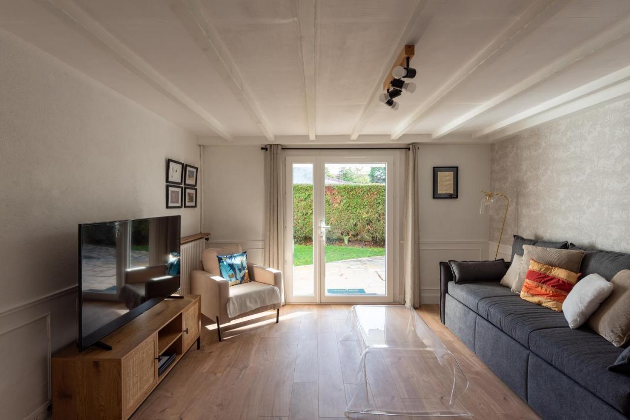Appartement Au 9Eme Art à La Rochefoucauld Extérieur photo